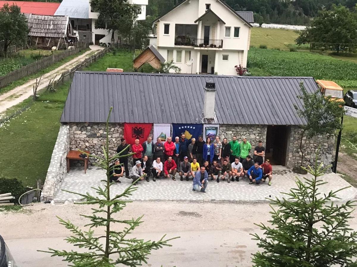 Bujtina Izet Selimaj Hotell Valbona Exteriör bild