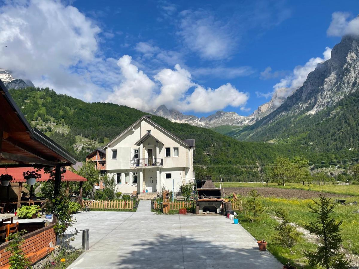 Bujtina Izet Selimaj Hotell Valbona Exteriör bild